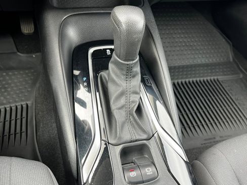 Used 2022 Toyota Corolla LE image 23