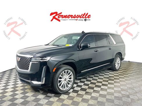 Used 2021 Cadillac Escalade ESV Premium Luxury w/ LPO, Illumination Package image 3