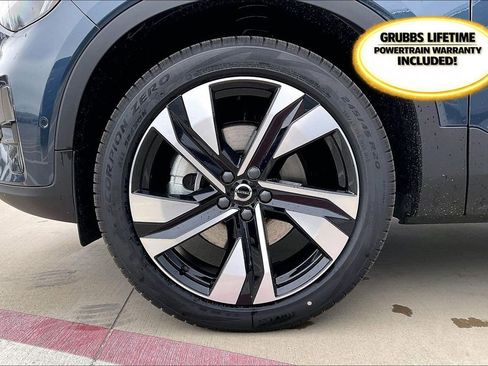 New 2026 Volvo XC40 B5 Ultra w/ Protection Package Premier image 38