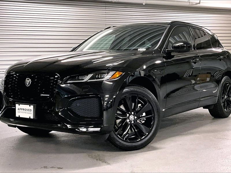 Used 2025 Jaguar F-PACE R-Dynamic S image 1