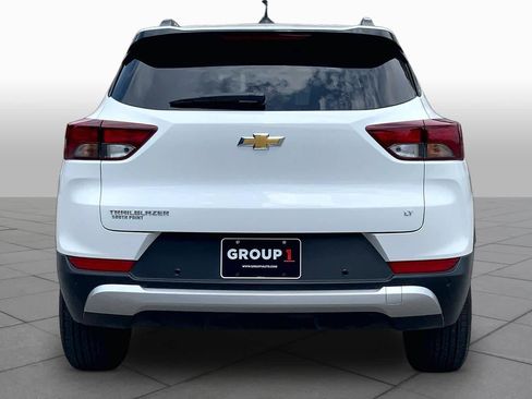 Used 2025 Chevrolet TrailBlazer LT w/ Convenience Package FWD image 5