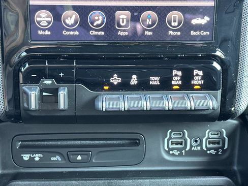 Used 2019 RAM 1500 Limited AWD/4WD image 36