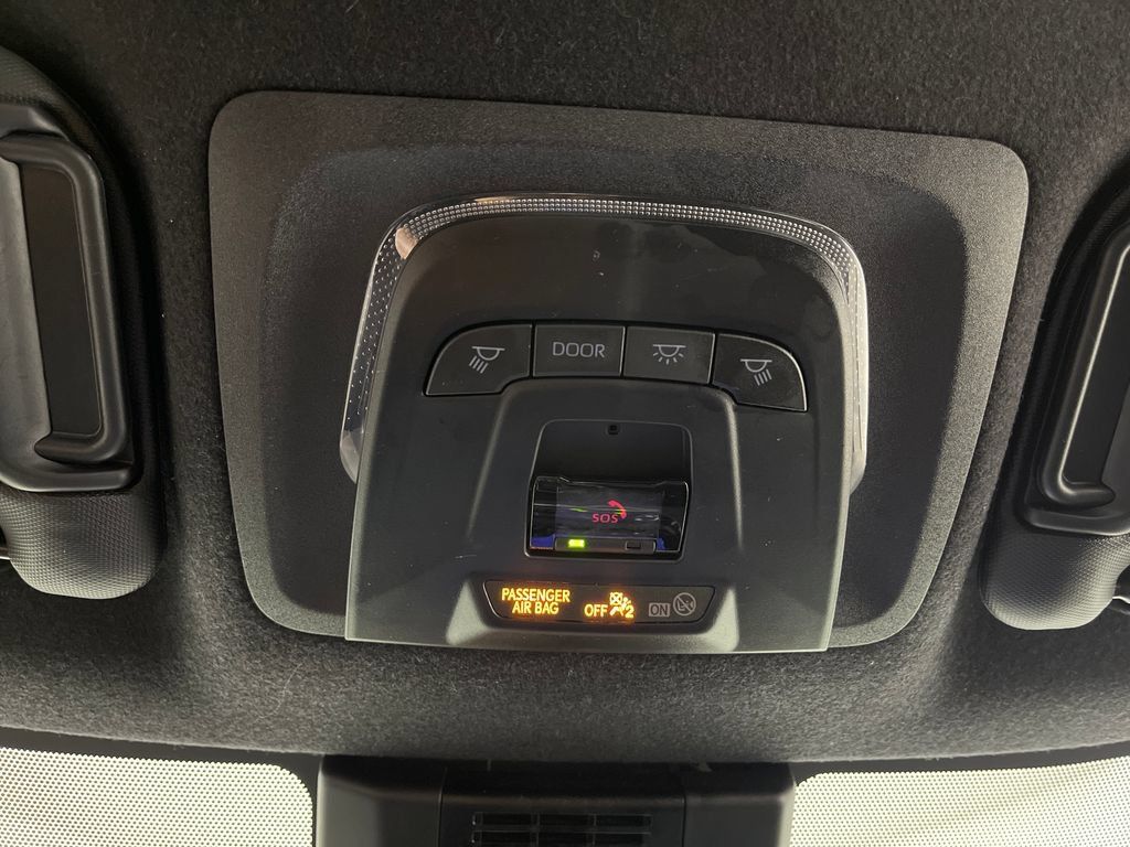 Certified 2025 Toyota Corolla SE FWD image 29