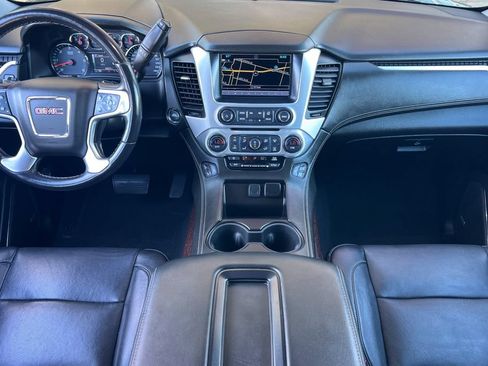 Used 2019 GMC Yukon XL SLT AWD/4WD image 16
