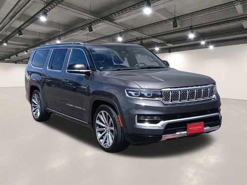 Used 2023 Jeep Grand Wagoneer L Series II AWD/4WD image 2