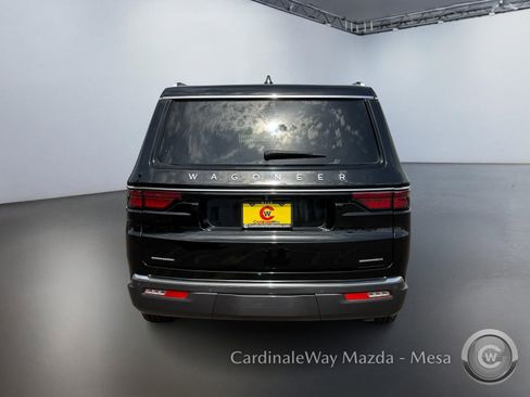 Used 2022 Jeep Wagoneer Series III w/ Premium Group I AWD/4WD image 6