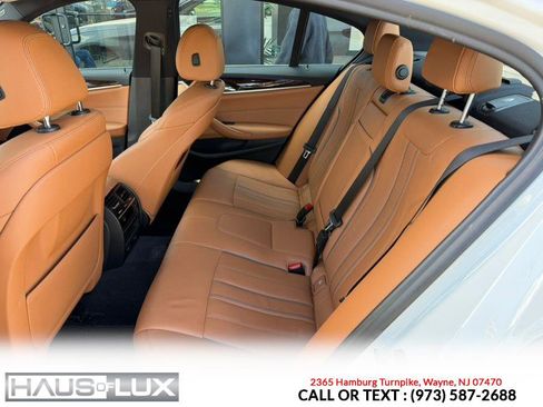 Used 2019 BMW 530i xDrive w/ Convenience Package AWD/4WD image 9