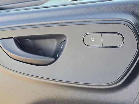 Used 2025 Mercedes-Benz Sprinter 2500 image 26