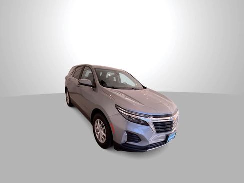 Used 2023 Chevrolet Equinox LT w/ Driver Convenience Package AWD/4WD image 2