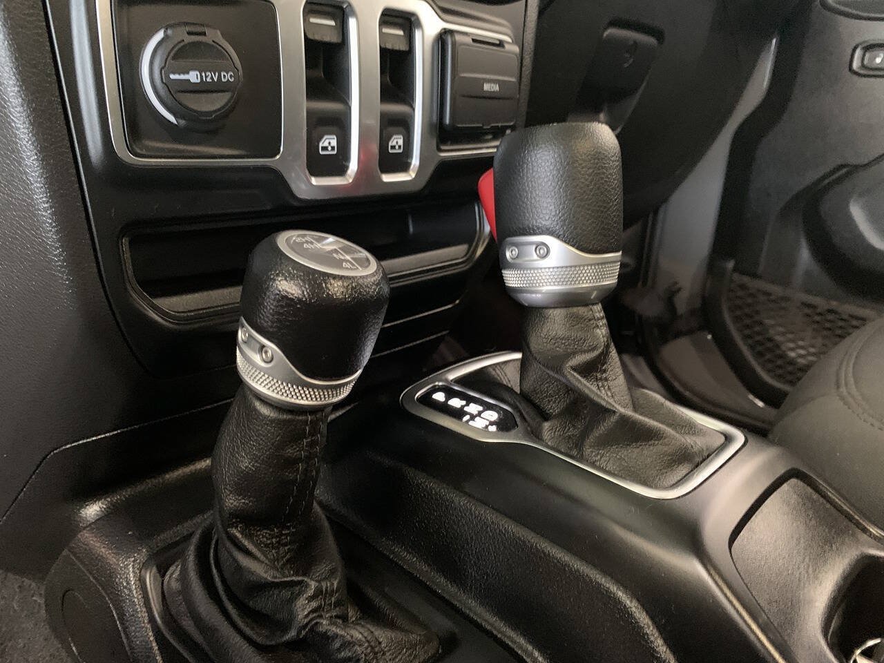Used 2021 Jeep Wrangler Sport AWD/4WD image 10