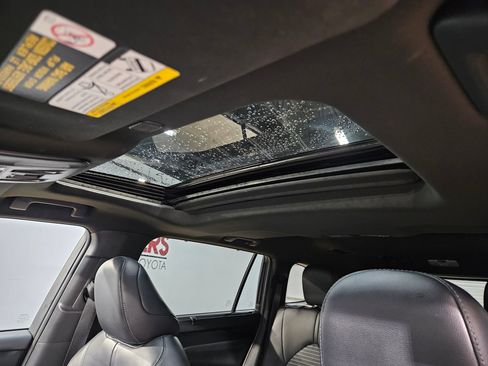 Used 2025 Toyota Highlander XSE AWD/4WD image 25