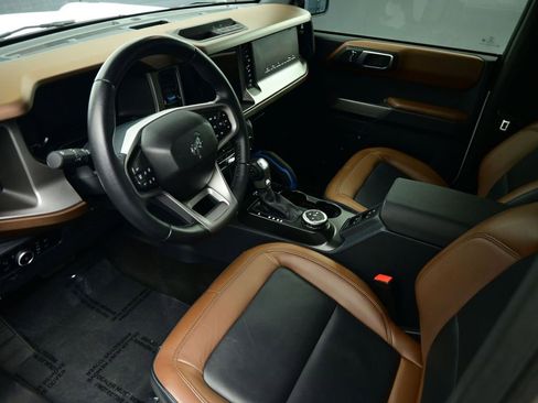 Used 2023 Ford Bronco Outer Banks image 17