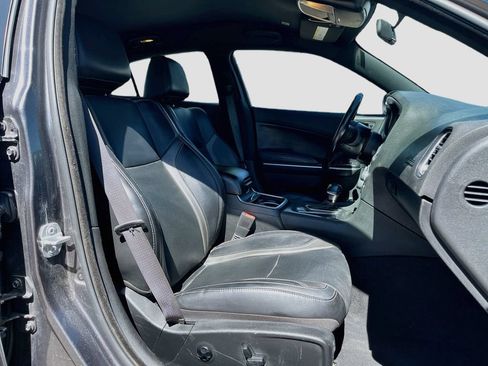 Used 2021 Dodge Charger SXT w/ Leather Interior Group RWD image 27