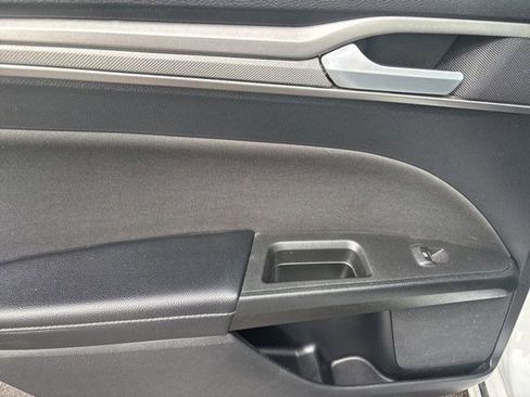 Used 2019 Ford Fusion SE image 33