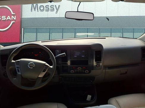 Used 2013 Nissan NV 3500 SL w/ Technology Pkg image 13