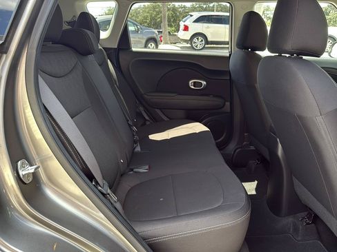 Used 2018 Kia Soul w/ Convenience Package FWD image 14