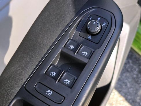 New 2026 Volkswagen Taos SE AWD/4WD image 19