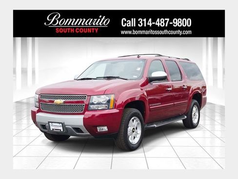 Used 2007 Chevrolet Suburban LT w/ LT Preferred Equipment Group AWD/4WD image 1