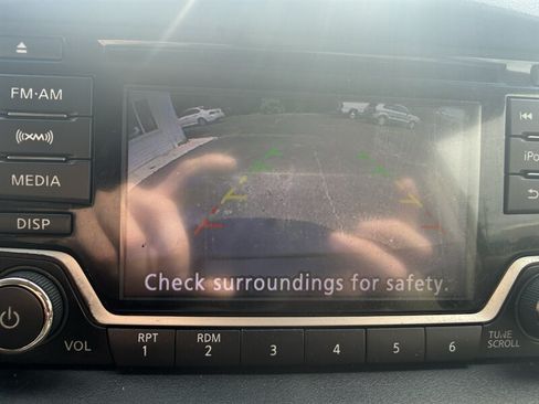 Used 2016 Nissan Quest SV FWD image 12