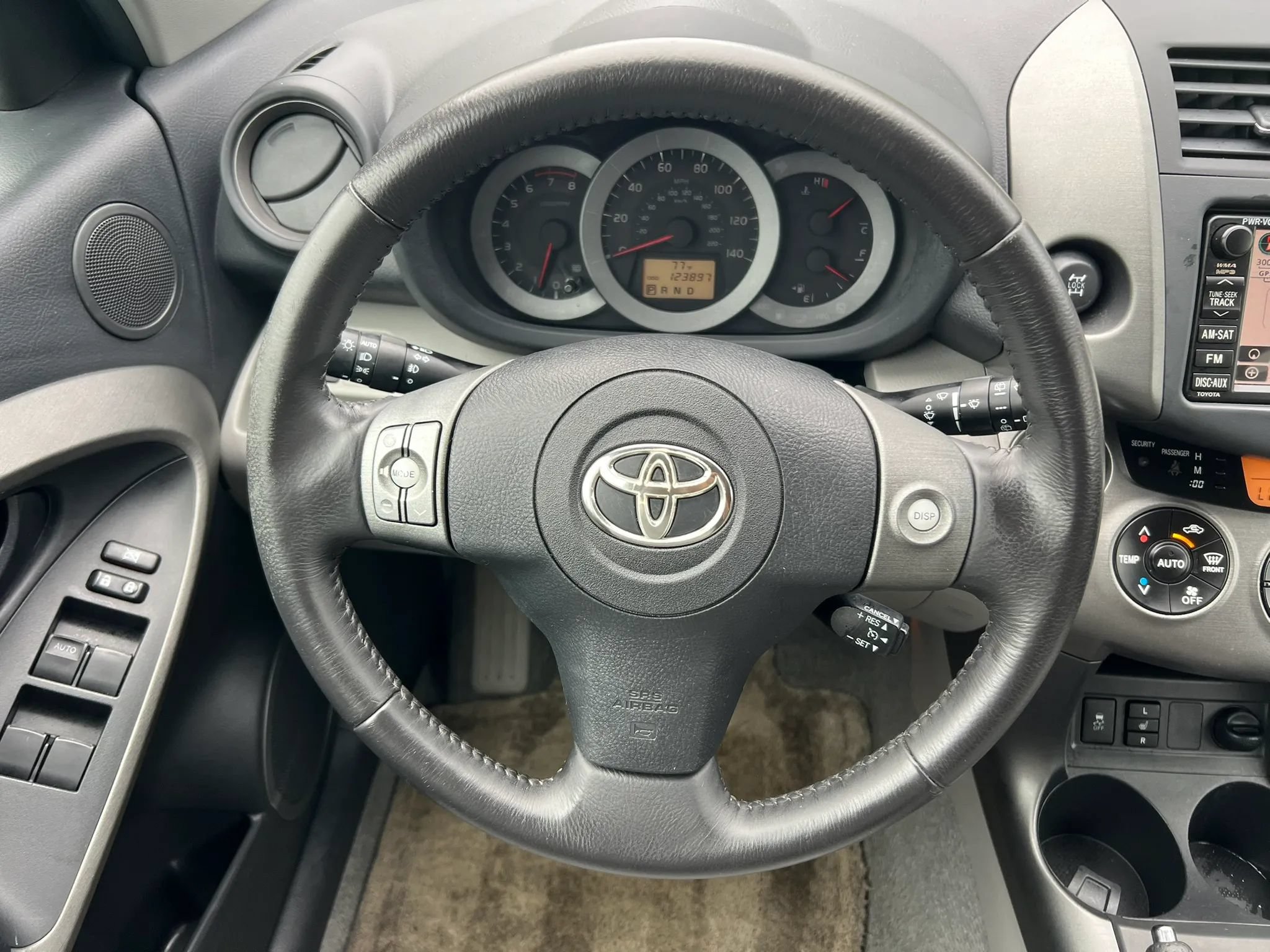 Used 2010 Toyota RAV4 Limited AWD/4WD image 18