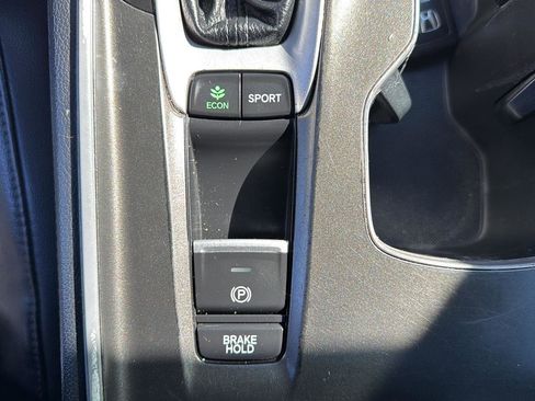 Used 2018 Honda Accord Touring image 18