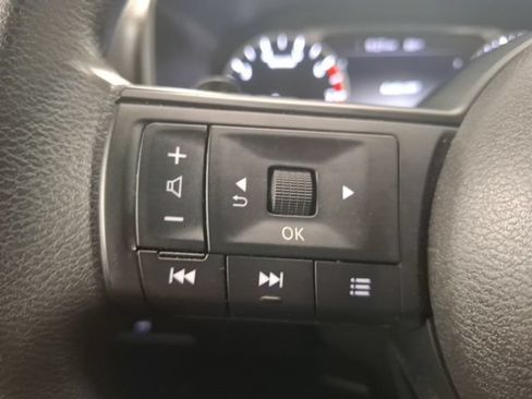 Used 2024 Nissan Rogue SV FWD image 18