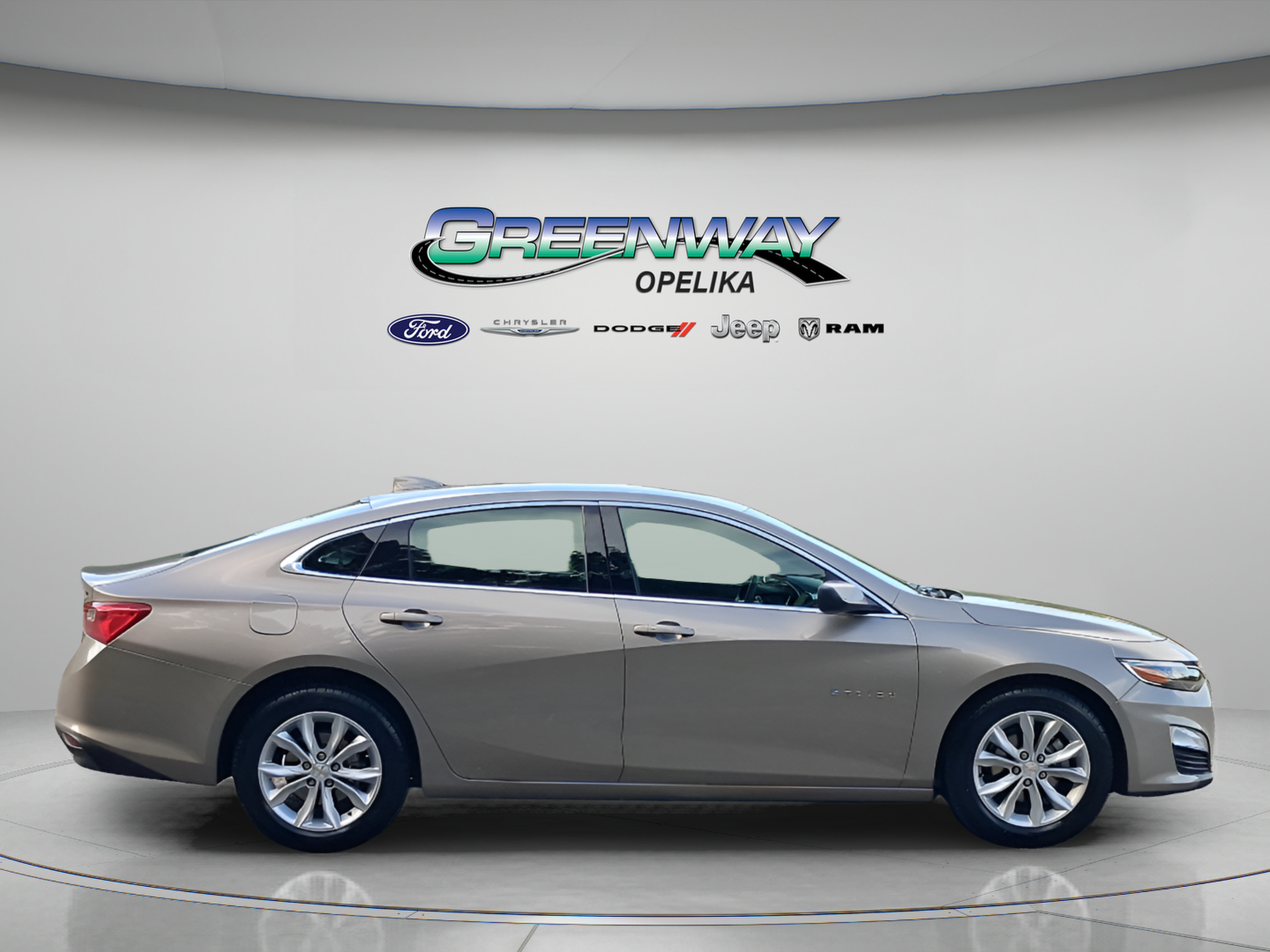 Used 2025 Chevrolet Malibu LT FWD image 8