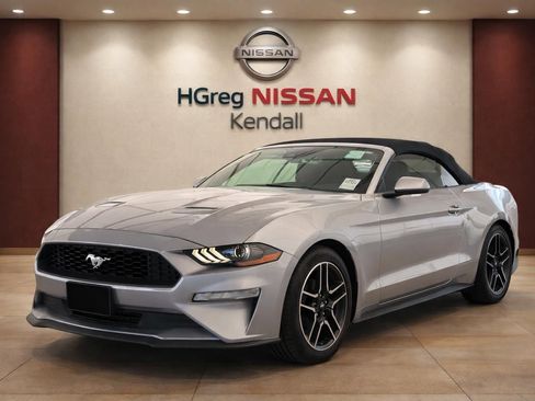 Used 2023 Ford Mustang Premium RWD image 3