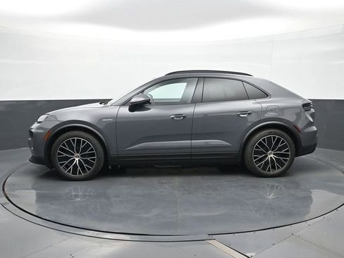 Used 2025 Porsche Macan Electric RWD image 2