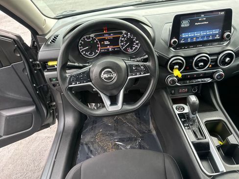 Used 2024 Nissan Sentra SV FWD image 23