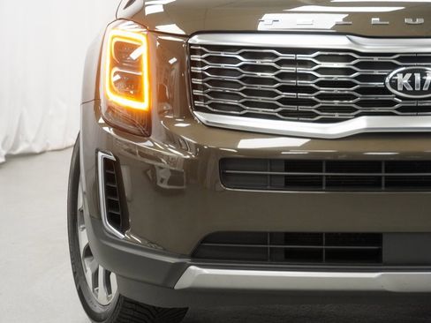 Used 2021 Kia Telluride EX w/ EX Premium Package image 7