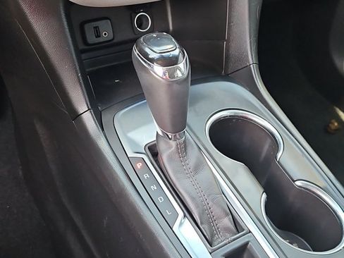 Certified 2018 Chevrolet Equinox LT FWD image 18