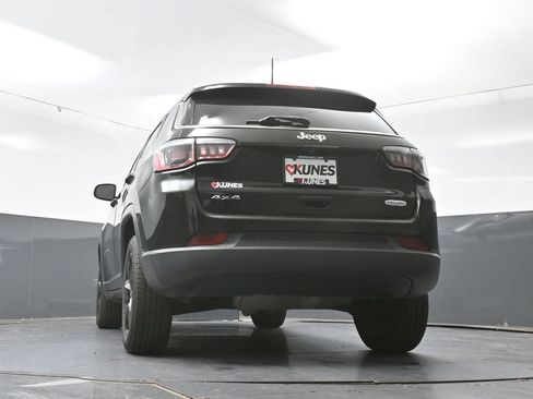 Used 2020 Jeep Compass Latitude AWD/4WD image 61