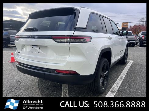 New 2025 Jeep Grand Cherokee Altitude image 5