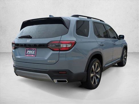 Used 2024 Honda Pilot Touring image 5