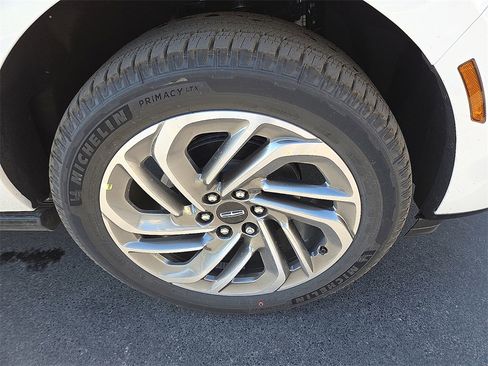 New 2025 Lincoln Navigator L Reserve image 7