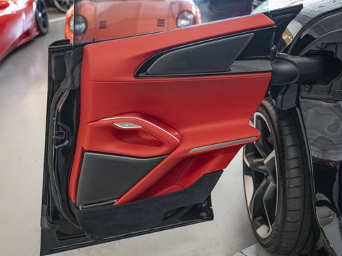 Used 2025 Ferrari Purosangue AWD/4WD image 41