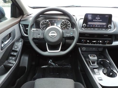 Used 2023 Nissan Rogue SV image 23