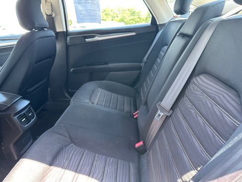 Used 2016 Ford Fusion SE FWD image 17