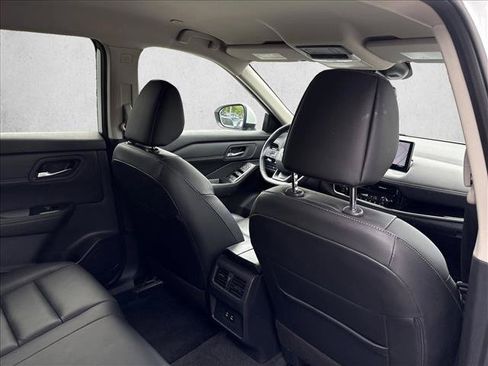 Used 2026 Nissan Rogue SL FWD image 22