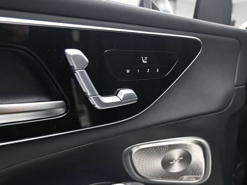 Used 2026 Mercedes-Benz GLC 300 image 23
