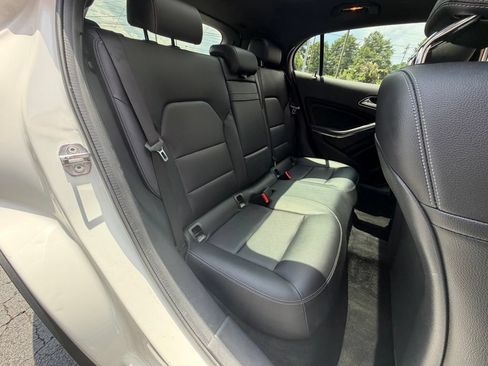 Used 2019 Mercedes-Benz GLA 250 4MATIC image 30