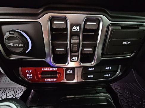 Used 2022 Jeep Gladiator Mojave w/ Trailer Tow Package image 21