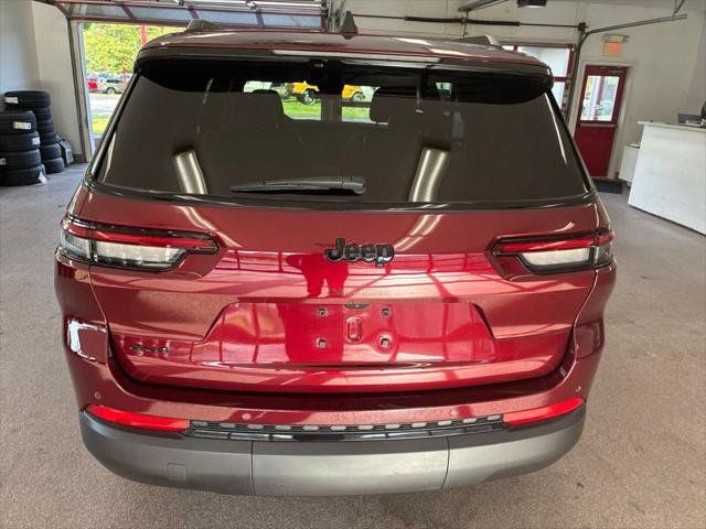 Certified 2025 Jeep Grand Cherokee L Laredo AWD/4WD image 18