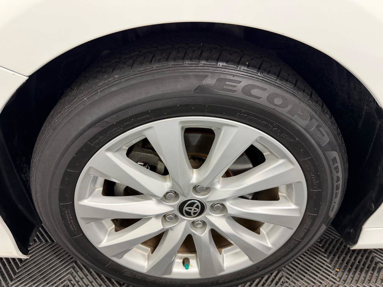 Used 2020 Toyota Camry LE FWD image 33