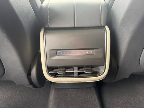 Used 2025 Lincoln Nautilus Premier AWD/4WD image 14