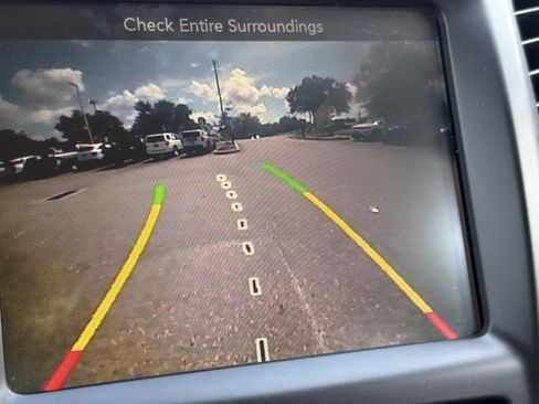 Used 2017 Jeep Cherokee Limited FWD image 23