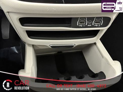 Used 2024 Chrysler Pacifica Touring-L FWD image 65