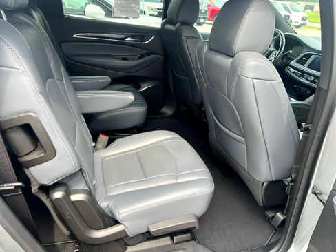 Used 2024 Buick Enclave Premium image 15