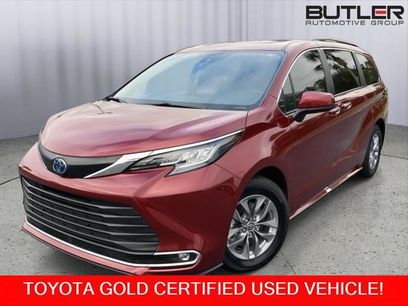 Certified 2023 Toyota Sienna XLE